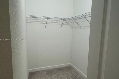 Снять в аренду таунхаус в Хомстед, Флорида 3 спальни, 123.37м2, № 1953358 - фото 19