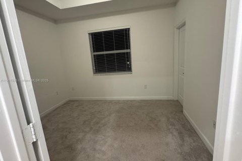 Снять в аренду таунхаус в Хомстед, Флорида 3 спальни, 123.37м2, № 1953358 - фото 8