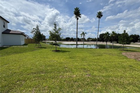 Снять в аренду виллу или дом в Хомстед, Флорида 3 спальни, № 1923512 - фото 24