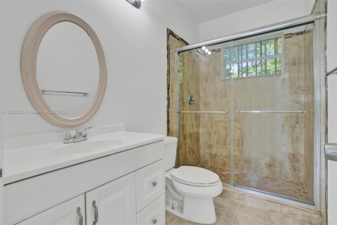 House in Miami, Florida 4 bedrooms, 125.42 sq.m. № 1948968 - photo 18