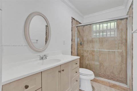 House in Miami, Florida 4 bedrooms, 125.42 sq.m. № 1948968 - photo 24