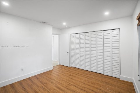 Villa ou maison à vendre à Miami, Floride: 3 chambres, 155.52 m2 № 1973641 - photo 27