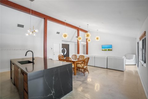 Villa ou maison à vendre à Miami, Floride: 3 chambres, 155.52 m2 № 1973641 - photo 11