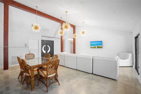 Villa ou maison à vendre à Miami, Floride: 3 chambres, 155.52 m2 № 1973641 - photo 13