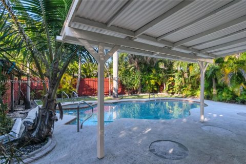 House in Dania Beach, Florida 3 bedrooms, 202.53 sq.m. № 1764501 - photo 10
