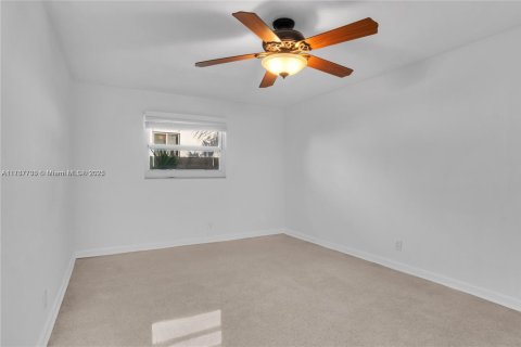 House in Dania Beach, Florida 3 bedrooms, 202.53 sq.m. № 1764501 - photo 8