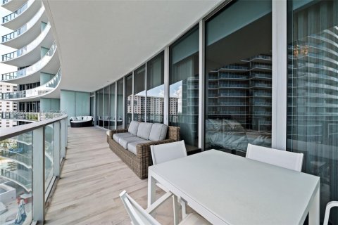 Condo in Fort Lauderdale, Florida, 2 bedrooms  № 2012003 - photo 7