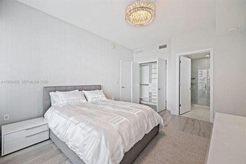 Condo in Fort Lauderdale, Florida, 2 bedrooms  № 2012003 - photo 12