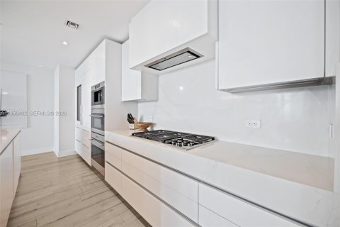 Condo in Fort Lauderdale, Florida, 2 bedrooms  № 2012003 - photo 24