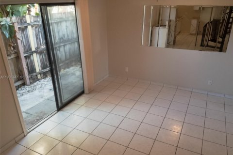 Touwnhouse à louer à North Lauderdale, Floride: 2 chambres, 93.65 m2 № 1986567 - photo 12