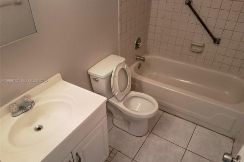 Touwnhouse à louer à North Lauderdale, Floride: 2 chambres, 93.65 m2 № 1986567 - photo 8