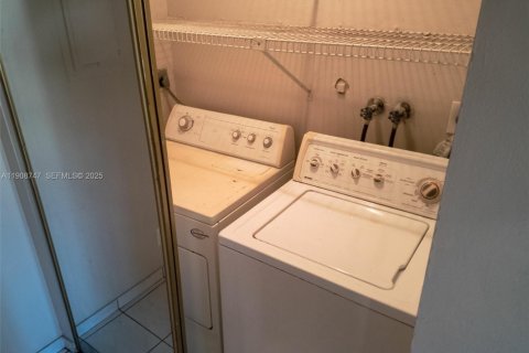 Touwnhouse à louer à North Lauderdale, Floride: 2 chambres, 93.65 m2 № 1986567 - photo 13