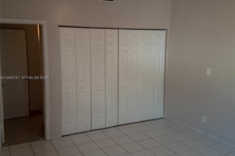 Touwnhouse à louer à North Lauderdale, Floride: 2 chambres, 93.65 m2 № 1986567 - photo 5