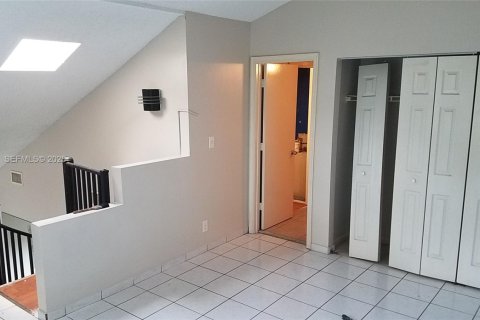 Touwnhouse à louer à North Lauderdale, Floride: 2 chambres, 93.65 m2 № 1986567 - photo 25