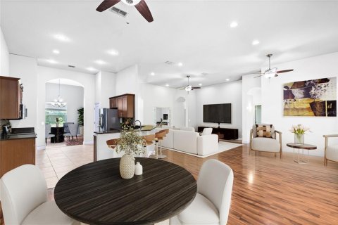 Casa en venta en Oviedo, Florida, 5 dormitorios, 278.8 m2 № 1917574 - foto 8