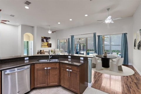 Casa en venta en Oviedo, Florida, 5 dormitorios, 278.8 m2 № 1917574 - foto 9