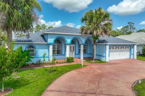 House in Palm Coast, Florida 4 bedrooms, 228.17 sq.m. № 2236551 - photo 7
