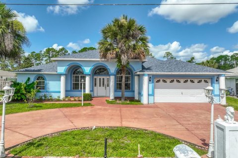 House in Palm Coast, Florida 4 bedrooms, 228.17 sq.m. № 2236551 - photo 2