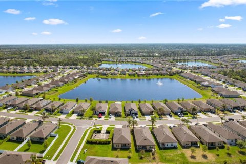Villa ou maison à vendre à New Smyrna Beach, Floride: 3 chambres, 152.64 m2 № 2142811 - photo 28