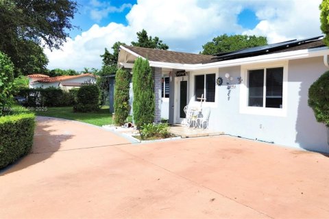 Villa ou maison à louer à Miami, Floride: 3 chambres, 148.55 m2 № 1965609 - photo 6