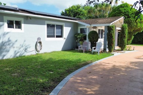 Villa ou maison à louer à Miami, Floride: 3 chambres, 148.55 m2 № 1965609 - photo 5