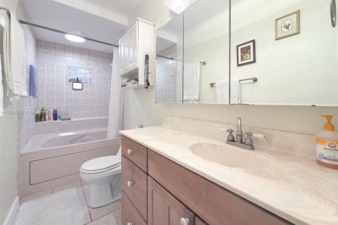 Villa ou maison à louer à Miami, Floride: 3 chambres, 148.55 m2 № 1965609 - photo 21