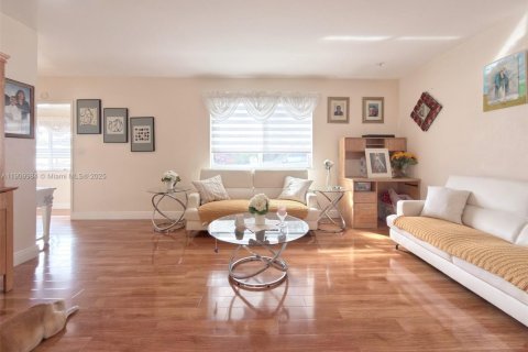 Villa ou maison à louer à Miami, Floride: 3 chambres, 148.55 m2 № 1965609 - photo 11