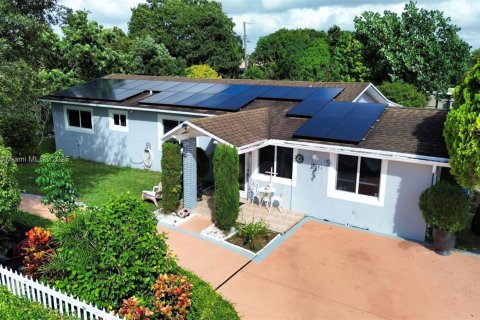 Villa ou maison à louer à Miami, Floride: 3 chambres, 148.55 m2 № 1965609 - photo 7