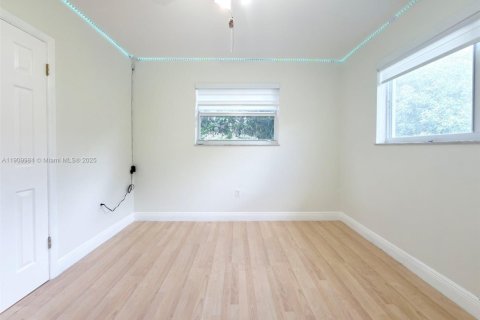 Villa ou maison à louer à Miami, Floride: 3 chambres, 148.55 m2 № 1965609 - photo 23