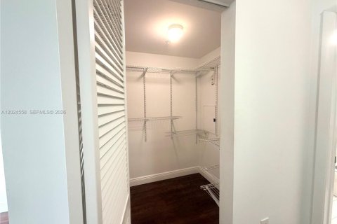 Copropriété à louer à Miami, Floride: 1 chambre, 64.29 m2 № 2178977 - photo 11