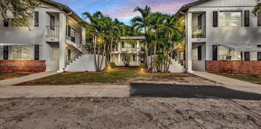 Condo in Hollywood, Florida, 1 bedroom  № 2017567