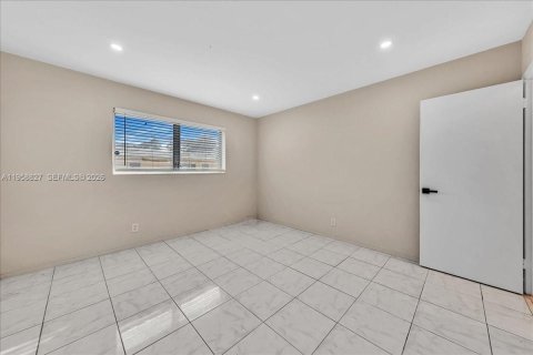 Condo in Hollywood, Florida, 1 bedroom  № 2017567 - photo 21