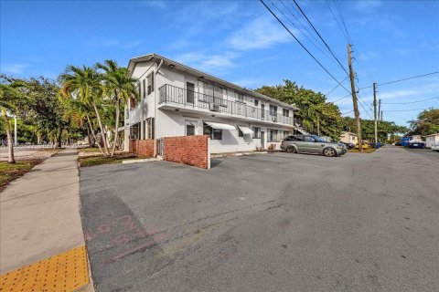 Condo in Hollywood, Florida, 1 bedroom  № 2017567 - photo 5