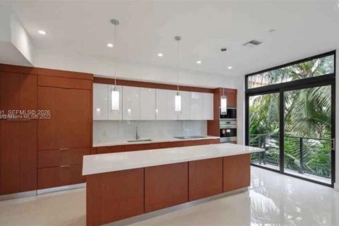 Touwnhouse à louer à Fort Lauderdale, Floride: 3 chambres, 186.73 m2 № 2001392 - photo 8