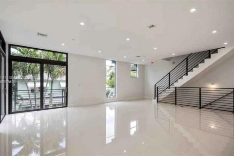 Touwnhouse à louer à Fort Lauderdale, Floride: 3 chambres, 186.73 m2 № 2001392 - photo 3