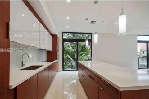 Touwnhouse à louer à Fort Lauderdale, Floride: 3 chambres, 186.73 m2 № 2001392 - photo 7