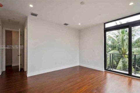 Touwnhouse à louer à Fort Lauderdale, Floride: 3 chambres, 186.73 m2 № 2001392 - photo 9