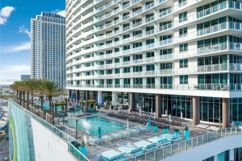 Condo in Hollywood, Florida, 2 bedrooms  № 1980050 - photo 3