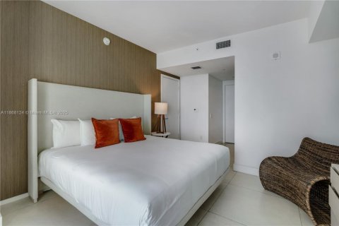 Condo in Hollywood, Florida, 2 bedrooms  № 1980050 - photo 13