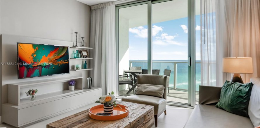 Condo in Hollywood, Florida, 2 bedrooms  № 1980050