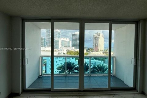 Condominio en alquiler en Miami Beach, Florida, 1 dormitorio, 84.54 m2 № 1997333 - foto 8