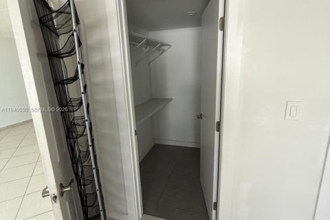 Condominio en alquiler en Miami Beach, Florida, 1 dormitorio, 84.54 m2 № 1997333 - foto 14