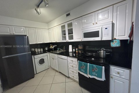 Condominio en alquiler en Miami Beach, Florida, 1 dormitorio, 84.54 m2 № 1997333 - foto 19
