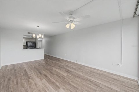 Condo in Clearwater, Florida, 3 bedrooms  № 2196443 - photo 10