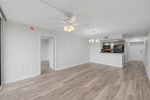 Condo in Clearwater, Florida, 3 bedrooms  № 2196443 - photo 9