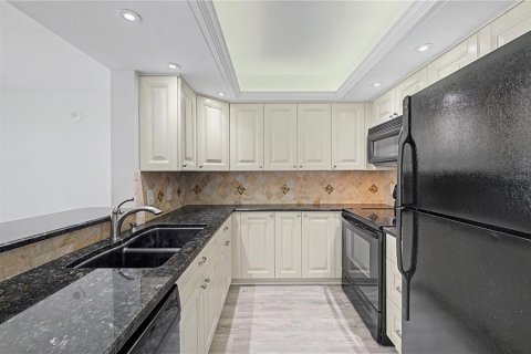 Condo in Clearwater, Florida, 3 bedrooms  № 2196443 - photo 3
