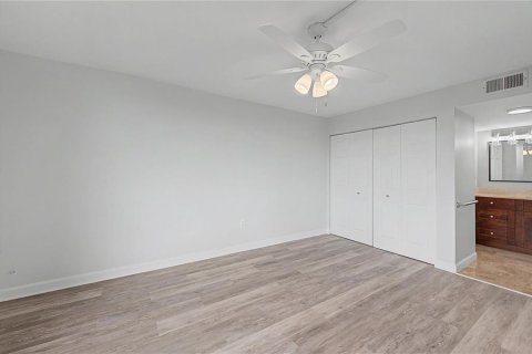 Condo in Clearwater, Florida, 3 bedrooms  № 2196443 - photo 22