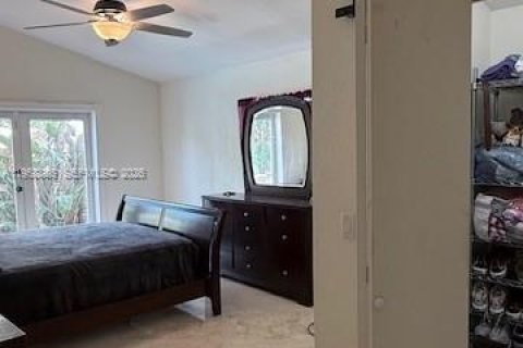 House in Dania Beach, Florida 3 bedrooms, 157 sq.m. № 2080582 - photo 3