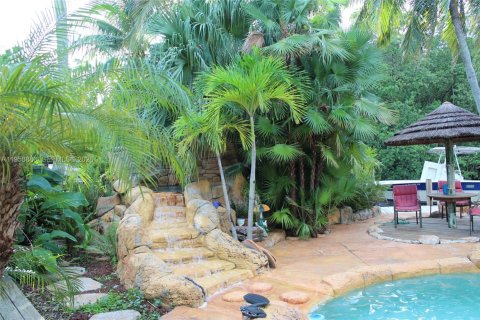 House in Dania Beach, Florida 3 bedrooms, 157 sq.m. № 2080582 - photo 14