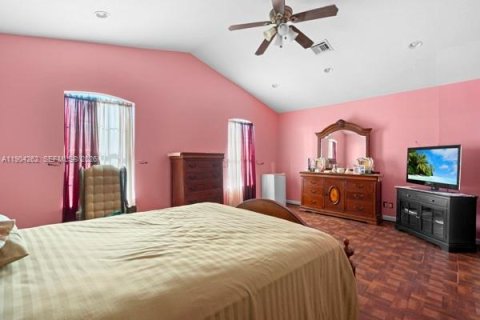 Casa en venta en Port St. Lucie, Florida, 5 dormitorios, 266.63 m2 № 2080213 - foto 25